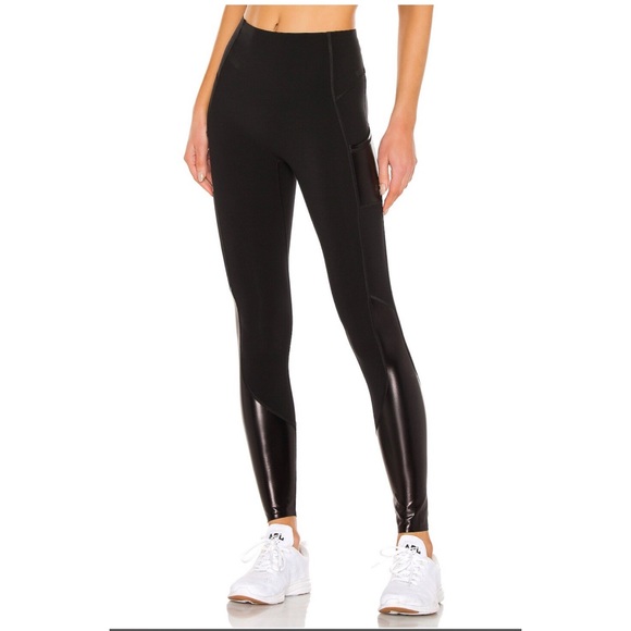 Spanx Every.Wear Gloss Pocket Leggings - Picture 3 of 6